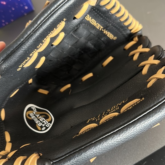 Left handed baseballs glove - Picture 3 of 7